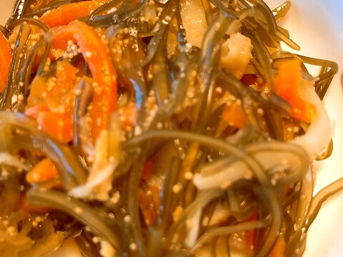 副菜にどうぞ♬すき昆布とにんじんの煮物